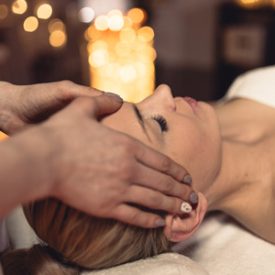 wellness-konzept-mit-frau-im-massagesalon-300×300 wellness-konzept-mit-frau-im-massagesalon-300x300